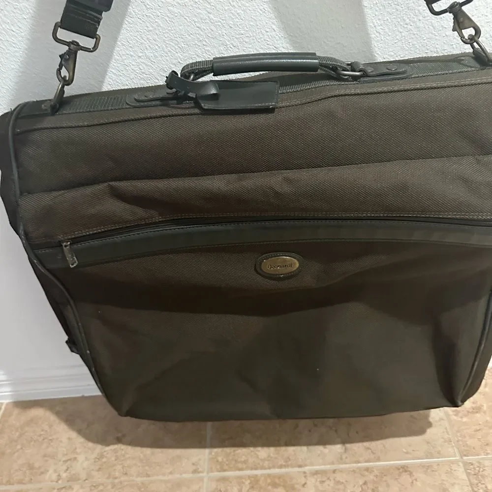 Vtg Geonardi Dark Green CANVAS Fold Out Carrier GARMENT BAG SUITCASE 44”x24”
